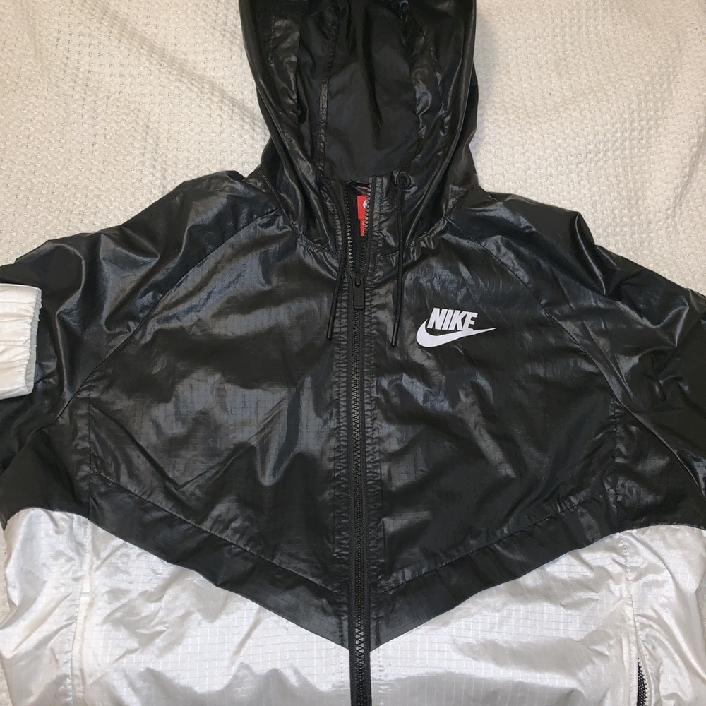 nike windbreaker